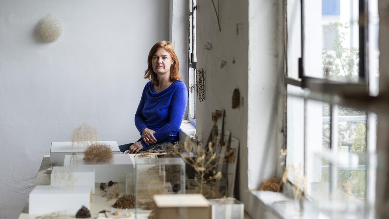 Die Künstlerin Christiane Löhr in ihrem Atelier. Die Künstlerin Christiane Löhr in ihrem Atelier.