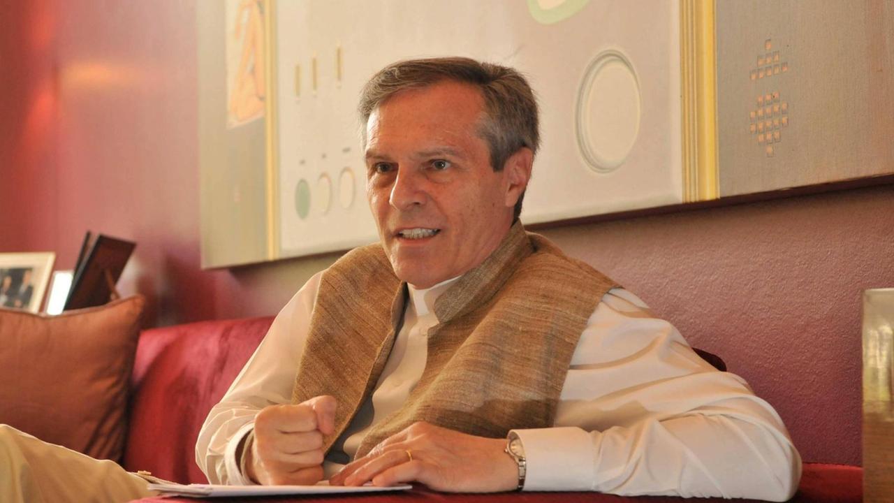 Michael Steiner, 2014 deutscher Botschafter in Indien, in einem Interview mit der "Hindustan Times" in Neu-Delhi in Indien.