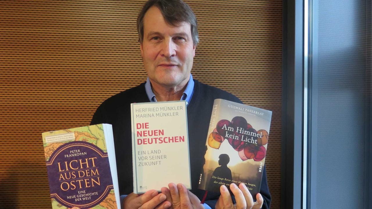 Ernst Rommeney, ehemaliger Redakteur der Sendung Lesart, jetzt im Ruhestand. Ernst Rommeney, ehemaliger Redakteur der Sendung Lesart, jetzt im Ruhestand.