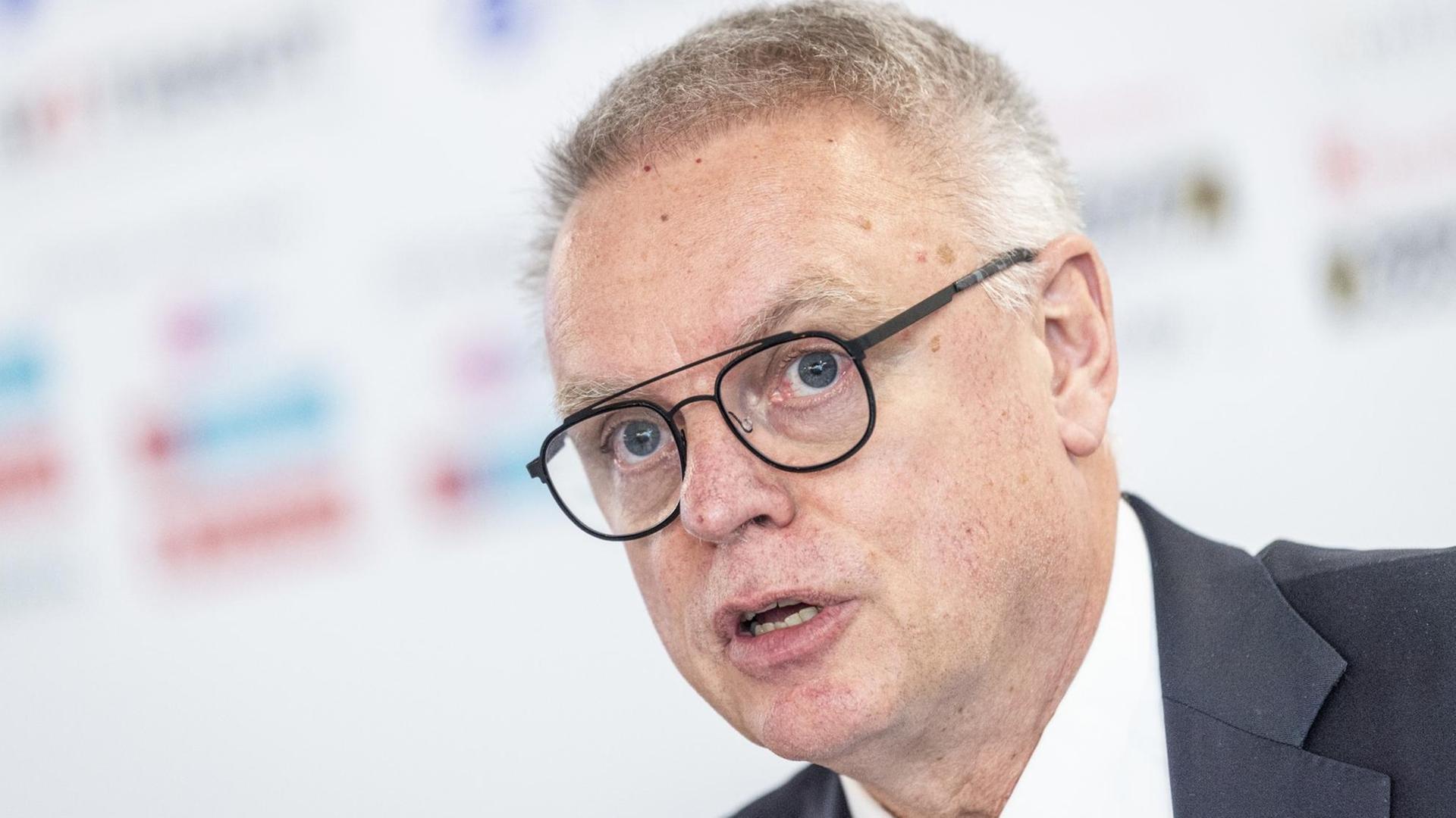 IIHF Generalsekretär Horst Lichtner IIHF Generalsekretär Horst Lichtner