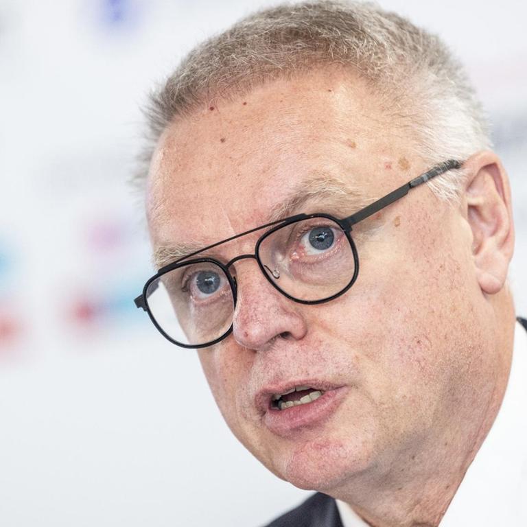 IIHF Generalsekretär Horst Lichtner
