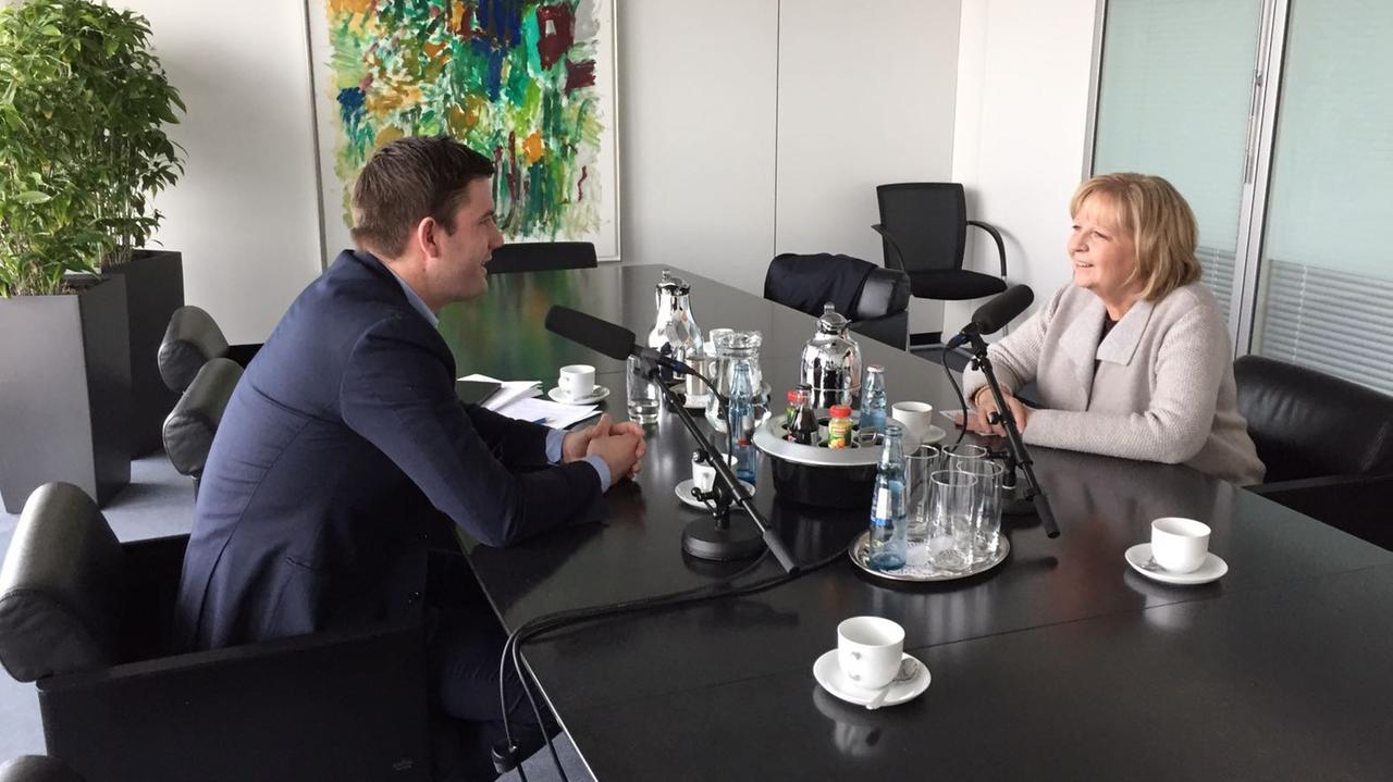 NRW-Ministerpräsidentin Hannelore Kraft im Interview mit Landeskorrespondent Moritz Küpper