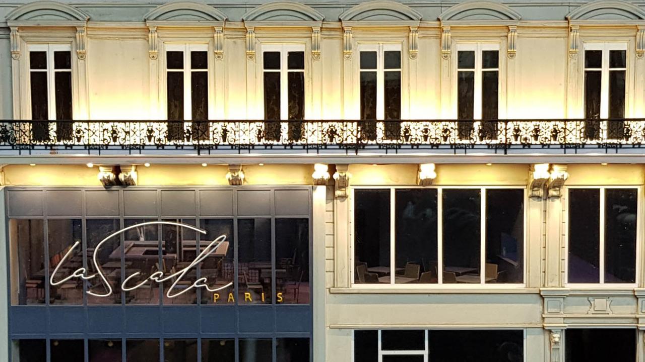 Die Fassade des neuen Theaters "La Scala" in Paris. Die Fassade des neuen Theaters "La Scala" in Paris.
