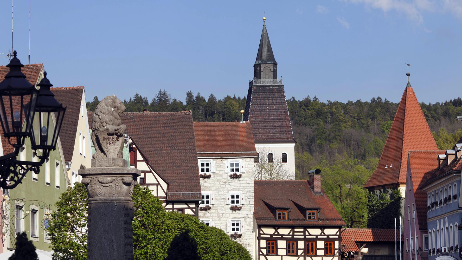 Nicht nur in der Oberpfalz, sondern in ganz Deutschland ist die Unterbringung von Flüchtlingen ein wichtiges Thema. Nicht nur in der Oberpfalz, sondern in ganz Deutschland ist die Unterbringung von Flüchtlingen ein wichtiges Thema.