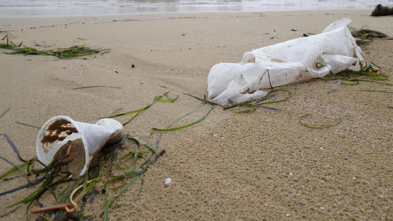 Plastikmüll am Strand Plastikmüll am Strand