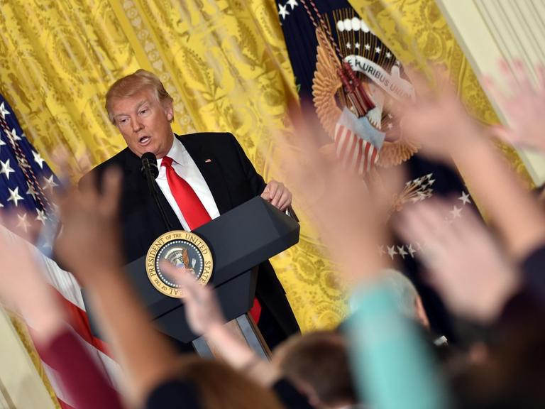 US-Präsident Donald Trump bei seiner ersten Solo-Pressekonferenz im Weißen Haus am 16. Februar 2017