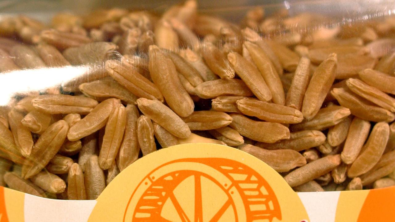 Kamut-Getreide in einem Bio-Supermarkt Kamut-Getreide in einem Bio-Supermarkt