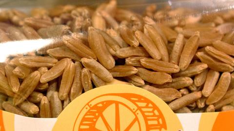 Kamut-Getreide in einem Bio-Supermarkt