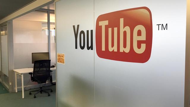 Das Logo von Youtube ist am 09.08.2016 am Google-Standort in Zürich (Schweiz) zu sehen.