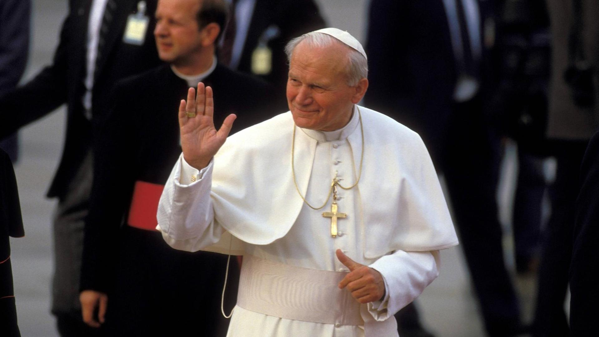 Papst Johannes Paul II. am 03.05.1987 während seines Kölnaufenthaltes
