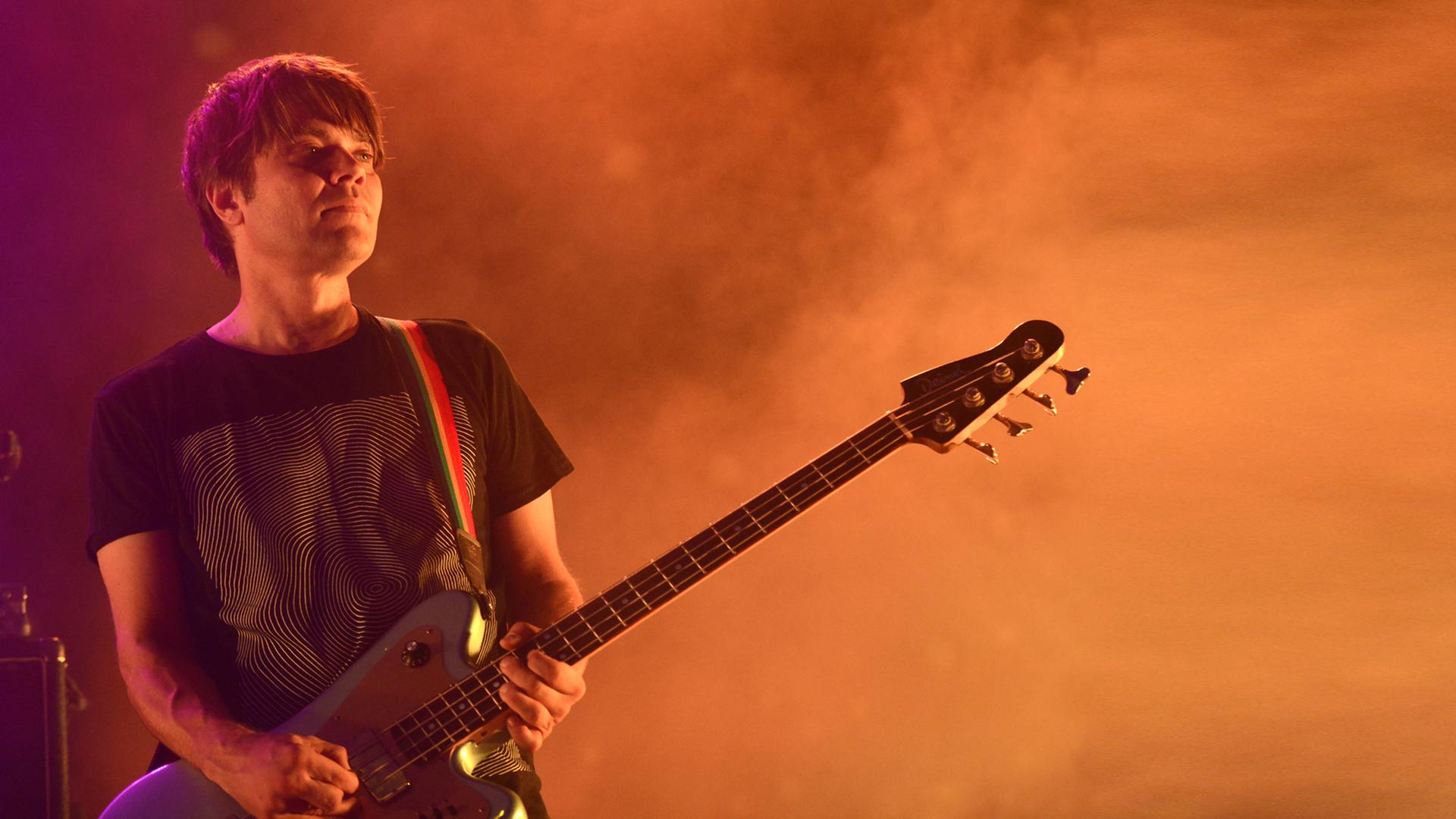 Jan Müller von Tocotronic live auf dem A Summer's Tale Festival 2018 in der Lüneburger Heide. Jan Müller von Tocotronic live auf dem A Summer's Tale Festival 2018 in der Lüneburger Heide.