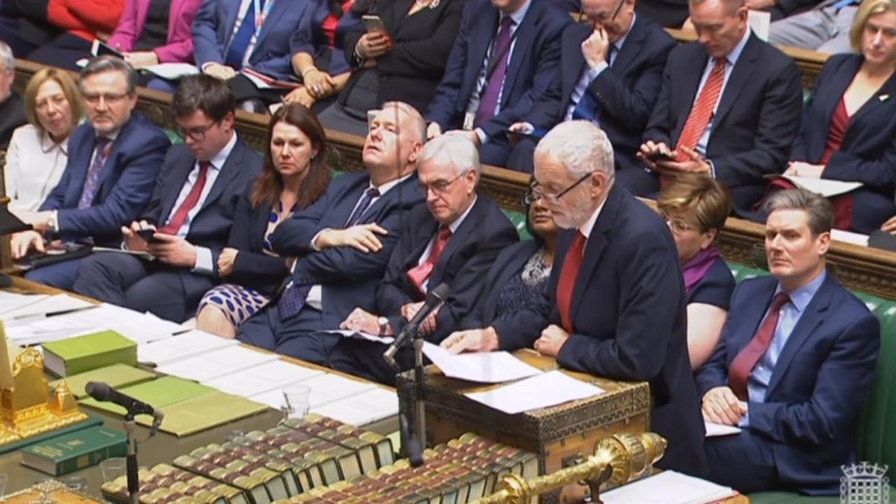 Das Bild zeigt Jeremy Corbyn bei einer Rede im britischen Unterhaus. Das Bild zeigt Jeremy Corbyn bei einer Rede im britischen Unterhaus.