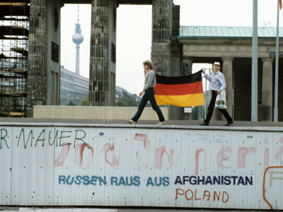 Demonstranten auf der Berliner Mauer 1986 Demonstranten auf der Berliner Mauer 1986