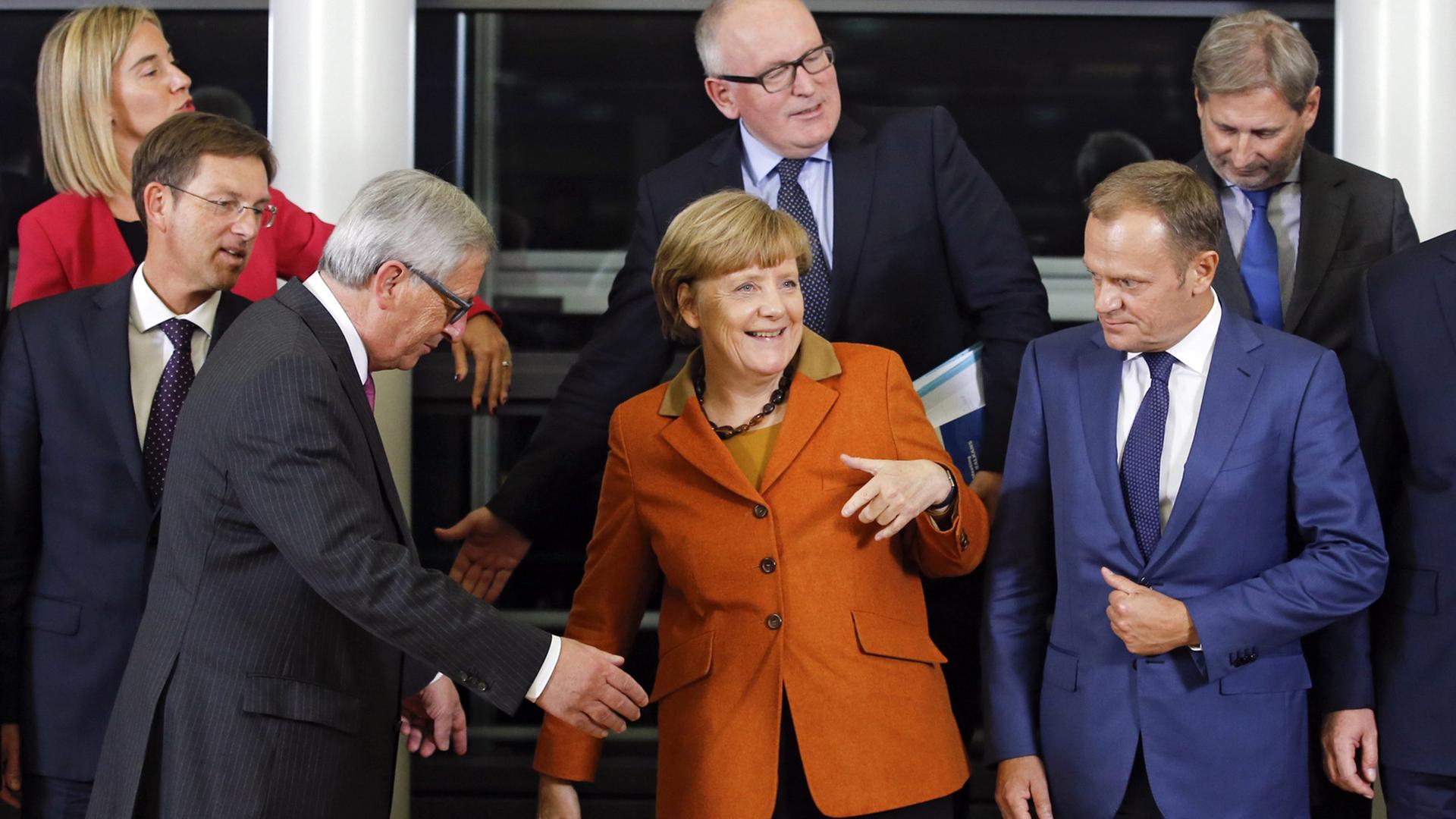 Teilnehmer des EU-Sondertreffens in Brüssel - mit Bundeskanzlerin Angela Merkel in der Mitte. Teilnehmer des EU-Sondertreffens in Brüssel - mit Bundeskanzlerin Angela Merkel in der Mitte.