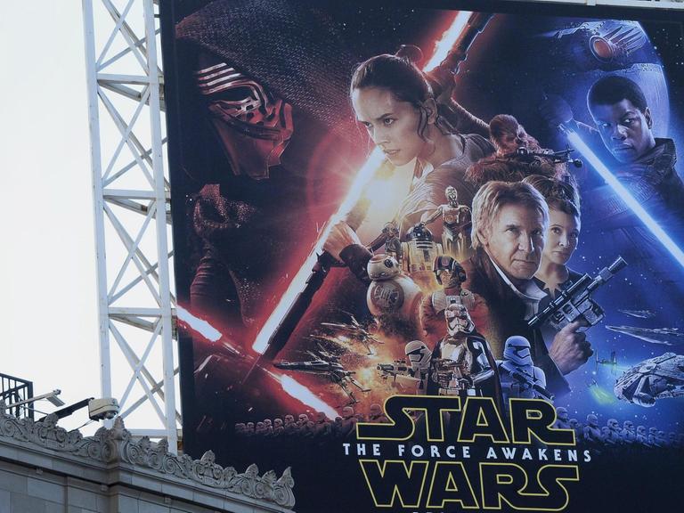 Filmplakat zum neuen Star-Wars-Film "The Force Awakens"