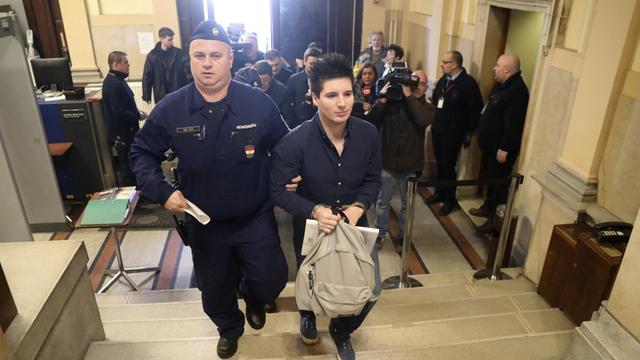 Whistleblower Rui Pinto im Gericht in Budapest