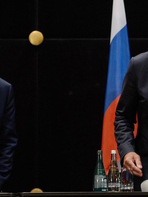 Bundesaußenminister Frank-Walter Steinmeier und sein russischer Amtskollege Sergei Lawrow in Jekaterinburg.