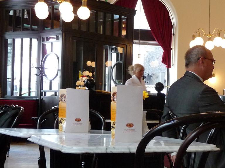 Das Cafe Griensteidl in Wien: In dem legendären Wiener Kaffeehaus trafen sich um 1890 die Dichter Arthur Schnitzler und Hugo von Hofmannsthal, der Kulturkritiker Karl Kraus, der Architekt Adolf Loos und der Revolutionär Leo Trotzki.