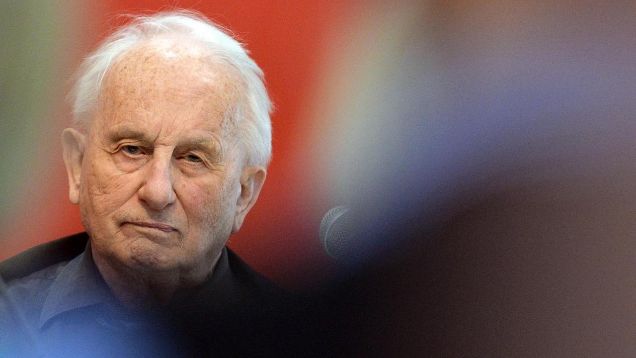 Porträt des Dramatikers Rolf Hochhuth. Porträt des Dramatikers Rolf Hochhuth.