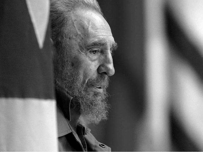 Fidel Castro, Aufnahme im Profil