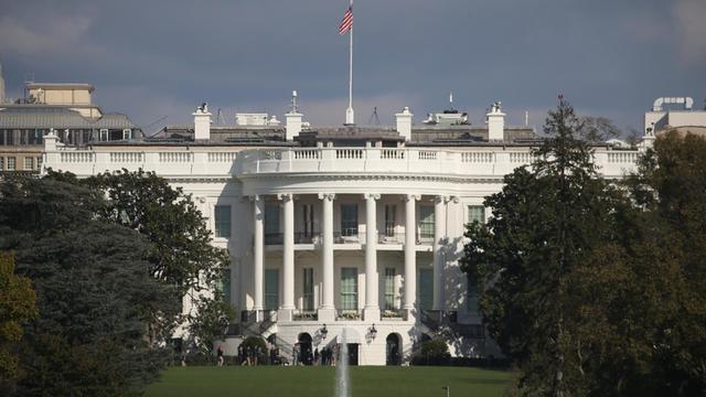 Das Foto zeigt das Weiße Haus in Washington.