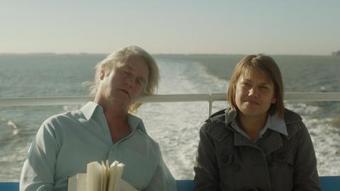 Szene aus "Ferien": Papa (Detlev Buck) und Vivi (Britta Hammelstein) auf der Fähre.