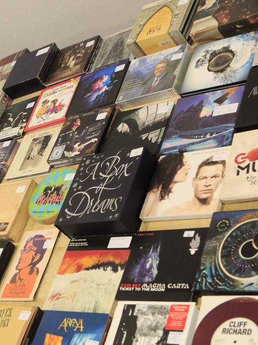 Ein Platten-Verkaufsstand auf einer Musikmesse