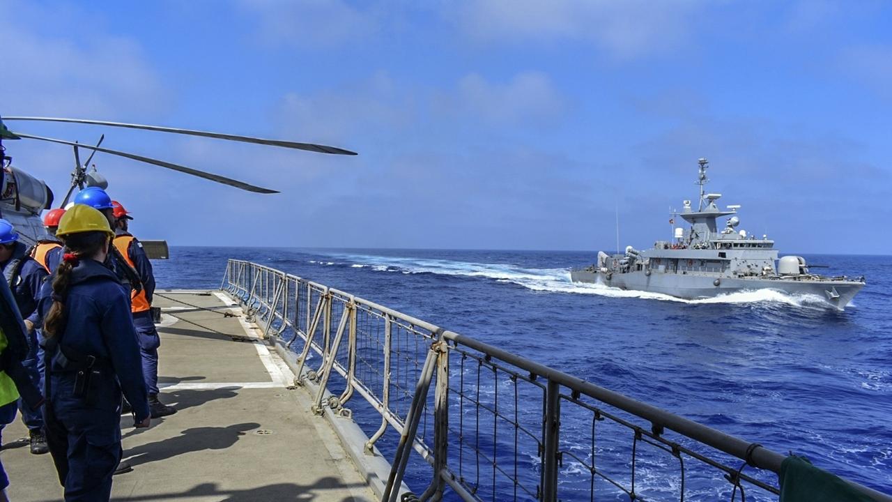 Ein griechisches Kriegsschiff bei einem Übungsmanöver mit den Vereinigten Arabischen Emiraten am 4. September 2020. Ein griechisches Kriegsschiff bei einem Übungsmanöver mit den Vereinigten Arabischen Emiraten am 4. September 2020.