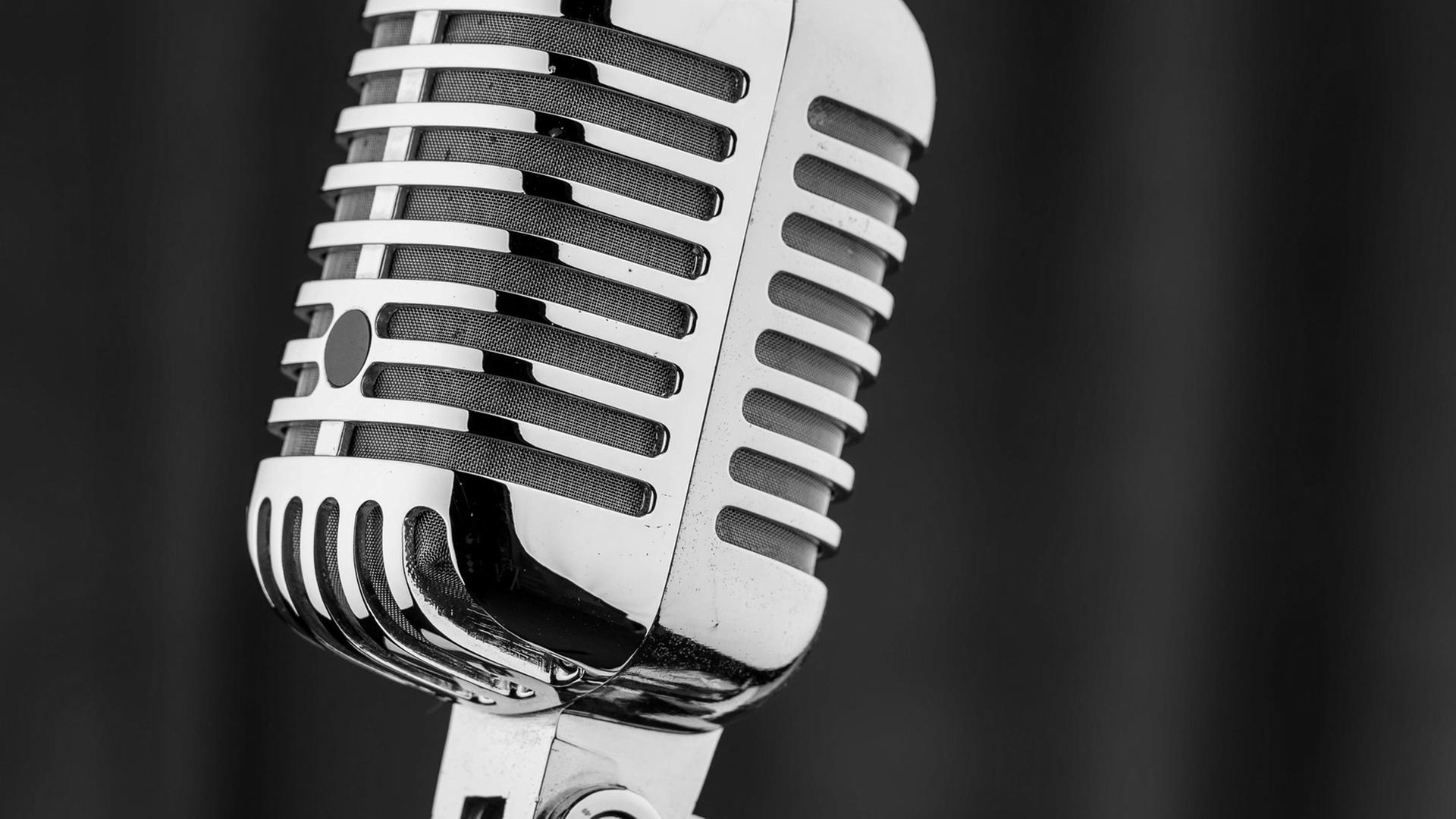 Ein Mikrofon Ein Mikrofon
