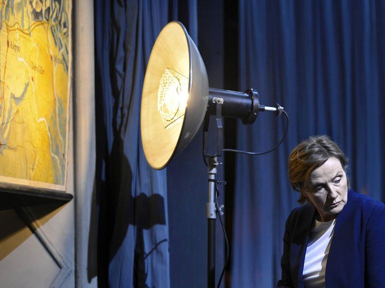 Schauspielerin Ruth Reinecke in "Musa Dagh — Tage des Widerstands" am Maxim Gorki Theater