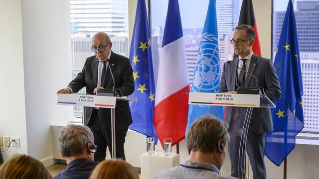 Das Foto zeigt die Außenminister von Frankreich und Deutschland, Jean-Yves Le Drian und Heiko Maas.