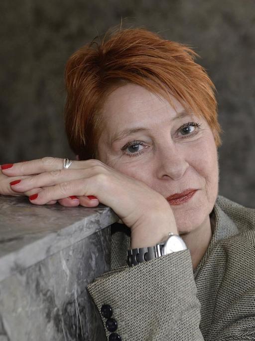 Lieselotte '' Pieke '' Biermann, deutsche Journalistin, Autorin und Uebersetzerin, Portrait in Berlin.