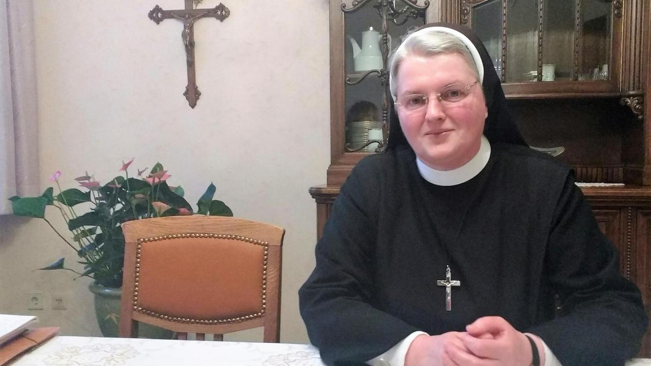 Generaloberin des Ordens der Franziskanerinnen Thuine, Schwester Maria Cordis Reiker, beim Gespräch im Mutterhaus in Thuine. Generaloberin des Ordens der Franziskanerinnen Thuine, Schwester Maria Cordis Reiker, beim Gespräch im Mutterhaus in Thuine.