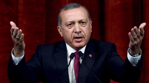 Der türkische Präsident Recep Tayyip Erdogan hält am 29. Juli 2016 eine Rede.
