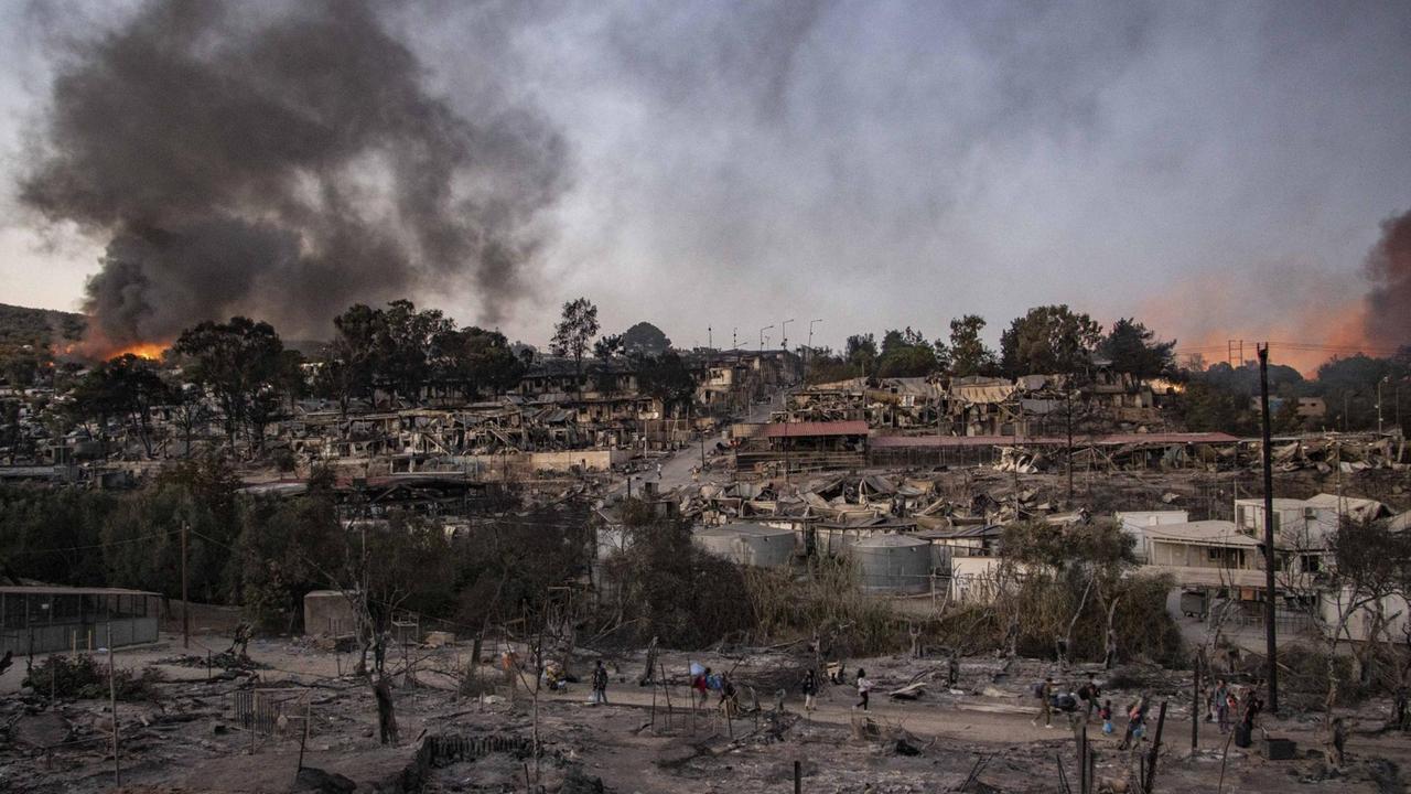 Ein Feuer zerstört am 9. September 2020 Griechenlands größtes Flüchtlin...</p>

                        <a href=