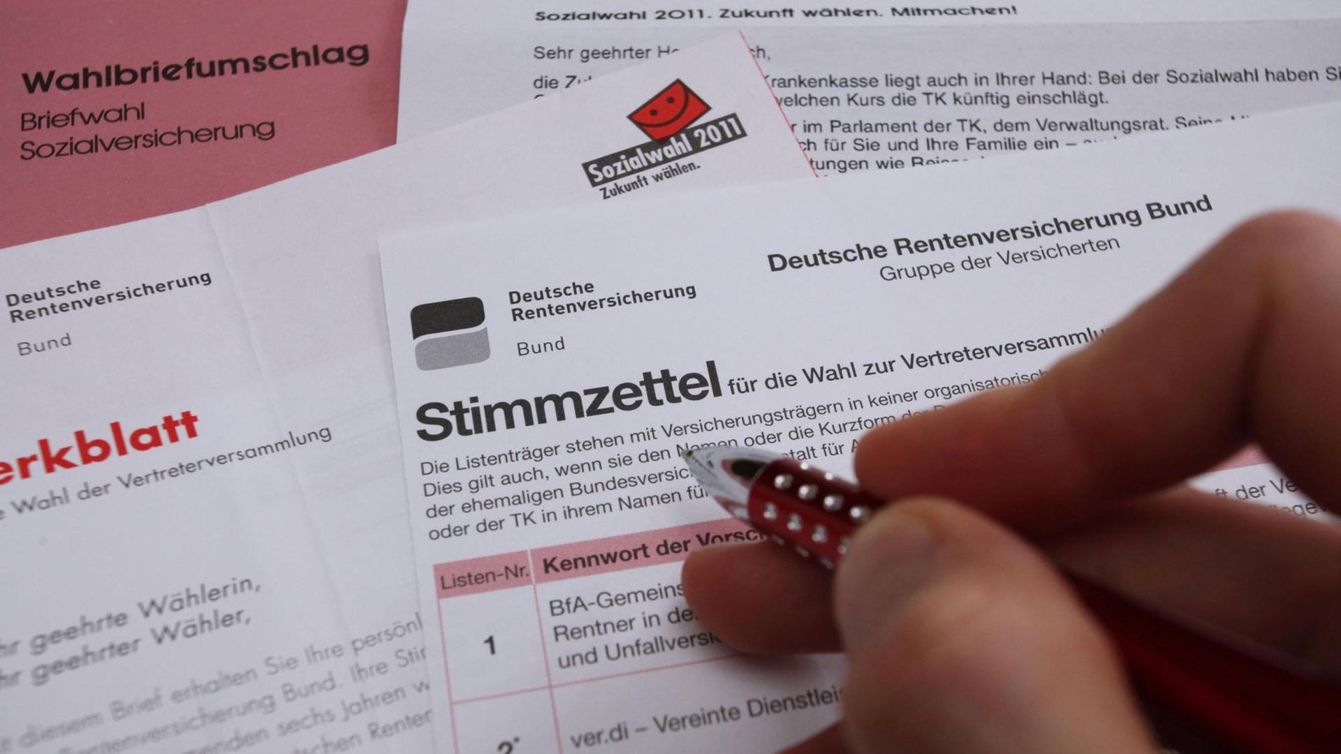 Unterlagen für die Sozialwahl 2011.