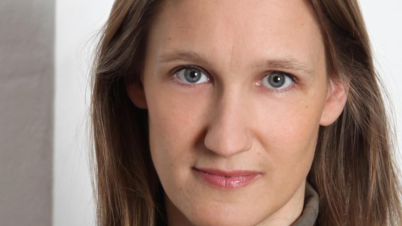 Die deutsche Autorin und Politikwissenschaftlerin Kristin Helberg. Die deutsche Autorin und Politikwissenschaftlerin Kristin Helberg.