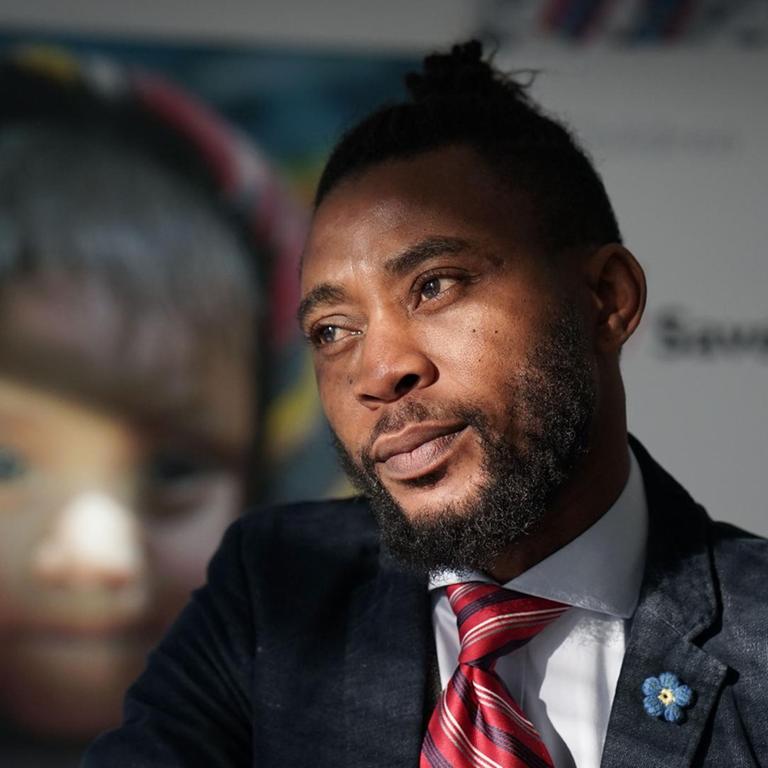 Der ehemalige Kindersoldat Michael Davies arbeitet heute als Sozialarbeiter. 