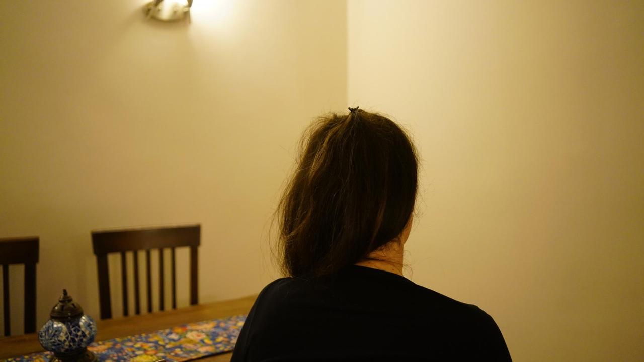"Ich habe alle Theater abgeklappert" - Die ehemalige Schauspielerin Merve Bayrak will anonym bleiben. "Ich habe alle Theater abgeklappert" - Die ehemalige Schauspielerin Merve Bayrak will anonym bleiben.