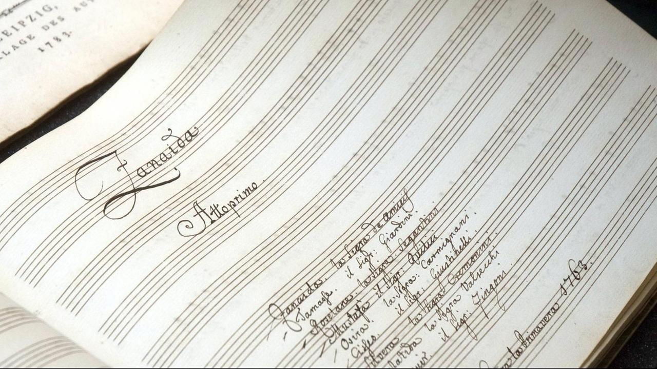 Die Original-Partitur der Oper "Zanaida" von Johann Christian Bach (1735-1782), dem jüngsten Sohn des einstigen Thomaskantors Johann Sebastian Bach (1685-1750) Die Original-Partitur der Oper "Zanaida" von Johann Christian Bach (1735-1782), dem jüngsten Sohn des einstigen Thomaskantors Johann Sebastian Bach (1685-1750)