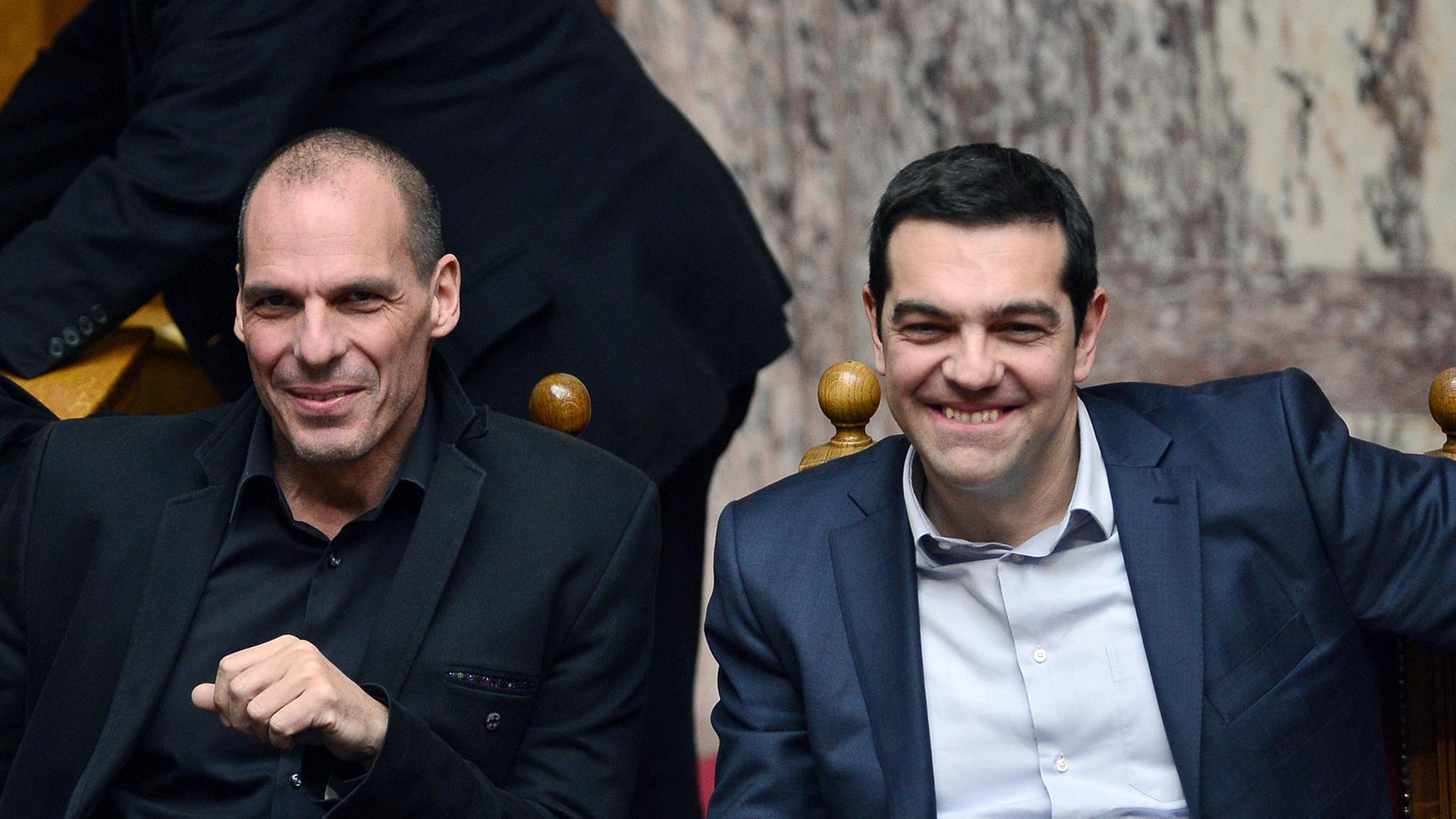 Der griechische Finanzminister Yanis Varoufakis (links) und der Ministerpräsident Alexis Tsipras. Der griechische Finanzminister Yanis Varoufakis (links) und der Ministerpräsident Alexis Tsipras.