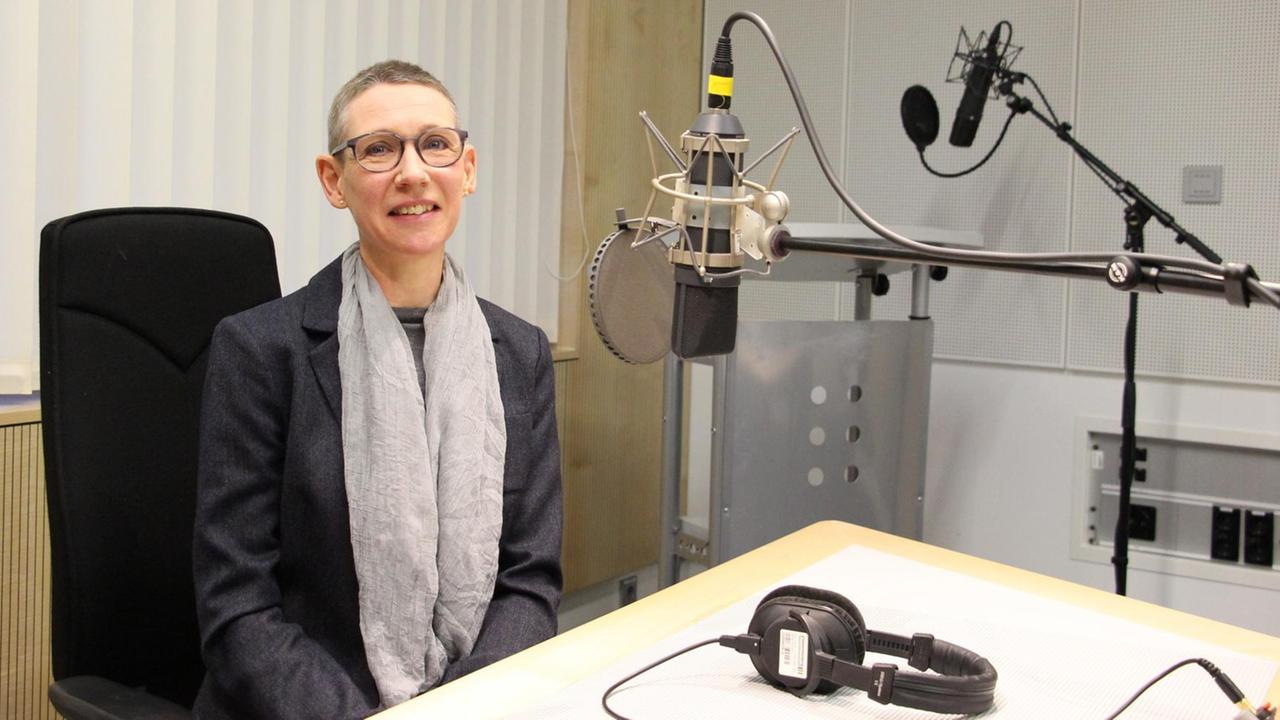 Dr. Susanne Braun von "Denkmal aktiv", dem Schulprogramm der Deutschen Stiftung Denkmalschutz. Dr. Susanne Braun von "Denkmal aktiv", dem Schulprogramm der Deutschen Stiftung Denkmalschutz.