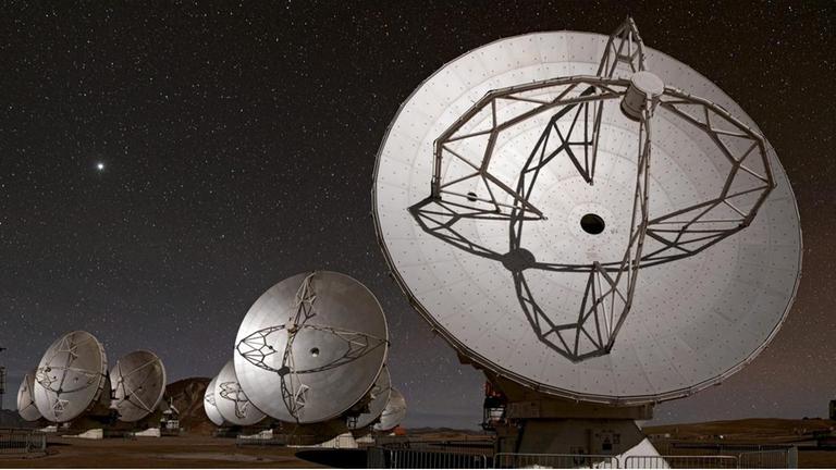 Die Teleskopanlage ALMA in der Atacama-Wüste