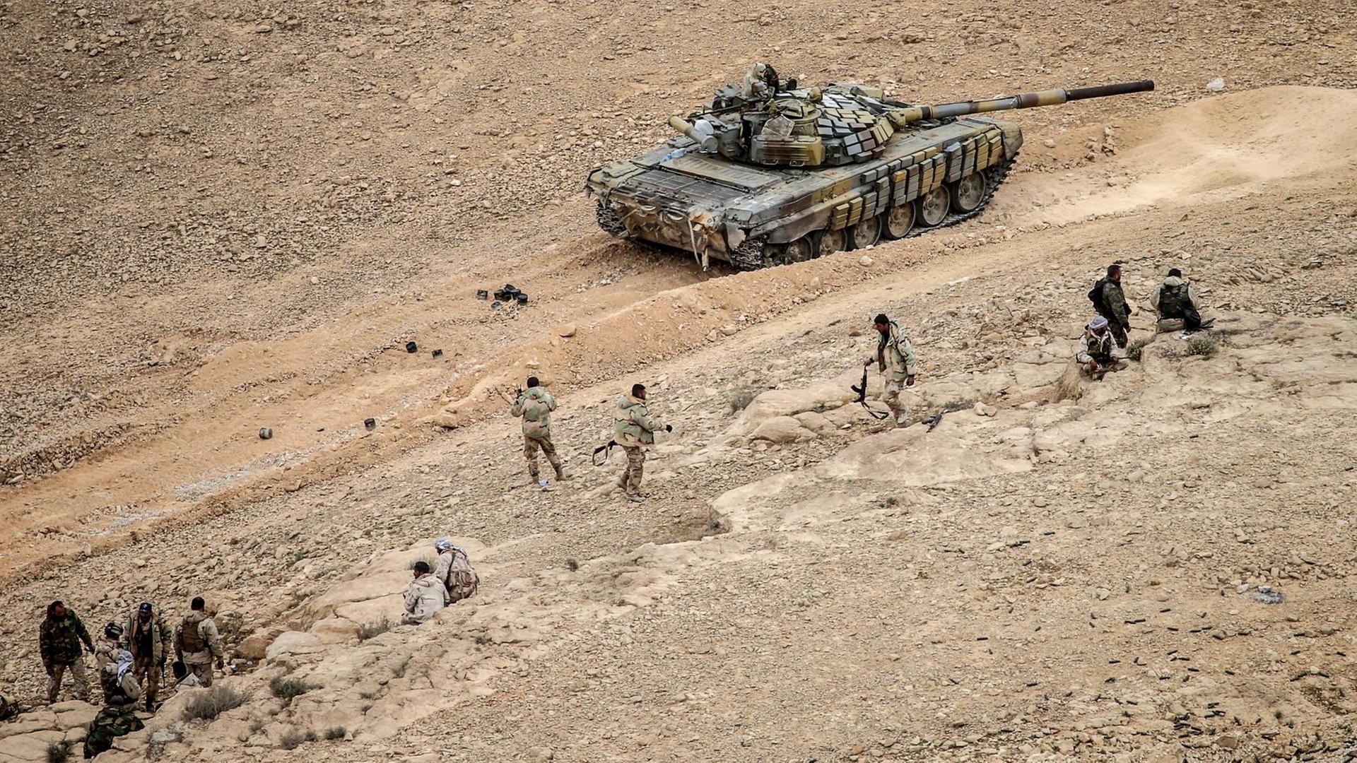 Soldaten der syrischen Armee in Palmyra Soldaten der syrischen Armee in Palmyra
