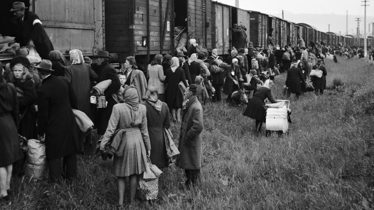 In Güterzügen wurden am 16. Mai 1946 vom Bahnhof Modrany Deutsche aus Prag abtransportiert.