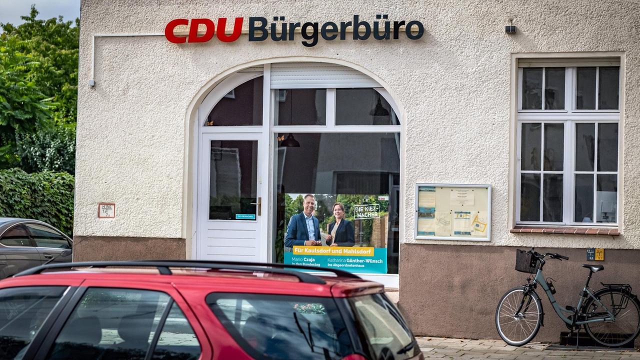 Berlin Marzahn-Hellersdorf OT Mahlsdorf CDU Bürgerbüro von Mario Czaja in der Höhnower Straße Berlin Marzahn-Hellersdorf *** Berlin Marzahn Hellersdorf OT Mahlsdorf CDU office of Mario Czaja in Höhnower Straße Berlin Marzahn Hellersdorf Berlin Marzahn-Hellersdorf OT Mahlsdorf CDU Bürgerbüro von Mario Czaja in der Höhnower Straße Berlin Marzahn-Hellersdorf *** Berlin Marzahn Hellersdorf OT Mahlsdorf CDU office of Mario Czaja in Höhnower Straße Berlin Marzahn Hellersdorf