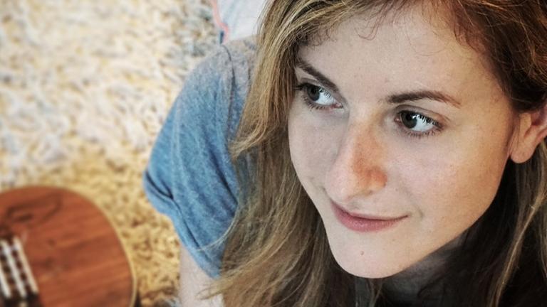 Die Musikerin Bina alias Sabrina Strehse Die Musikerin Bina alias Sabrina Strehse