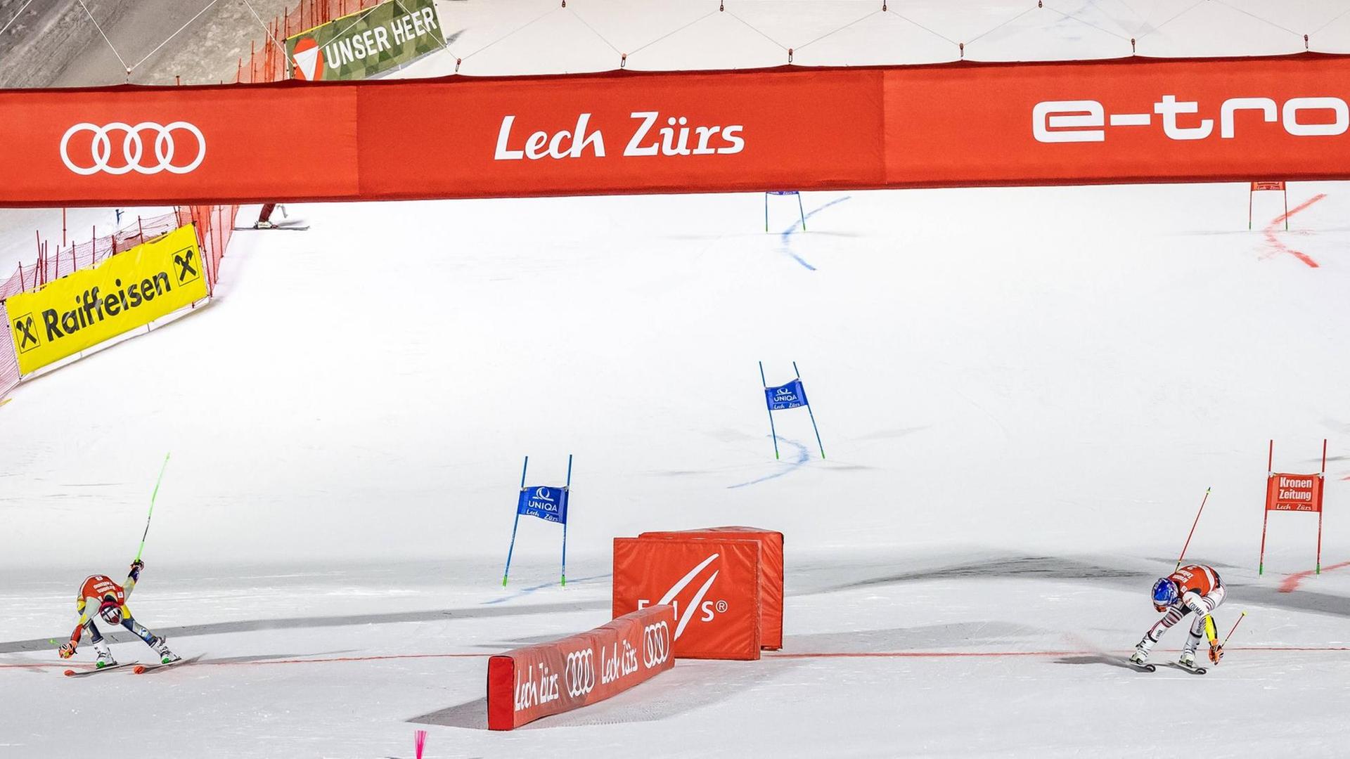 Henrik Kristoffersen und Alexis Pinturault beim Parallel-Slalom der Männer in Lech am 27.11.2020. Henrik Kristoffersen und Alexis Pinturault beim Parallel-Slalom der Männer in Lech am 27.11.2020.