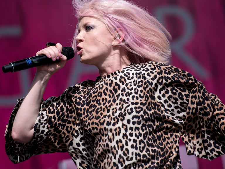Shirley Manson steht am 28.05.2016 in München beim Musikfestival "Rockavaria" auf der Bühne.