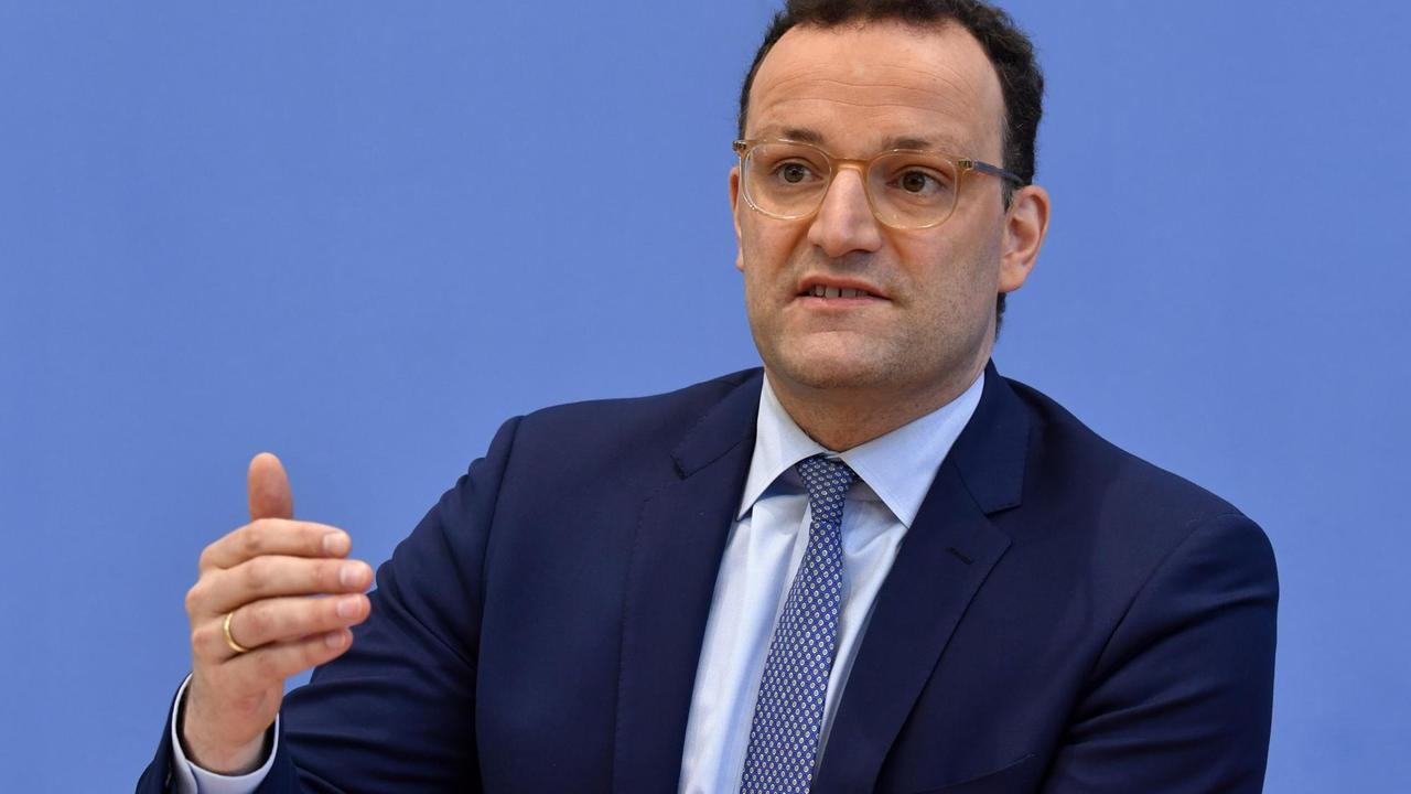 Bundesgesundheitsminister Jens Spahn (CDU) spricht über die aktuelle Corona-Lage in Deutschland. Bundesgesundheitsminister Jens Spahn (CDU) spricht über die aktuelle Corona-Lage in Deutschland.